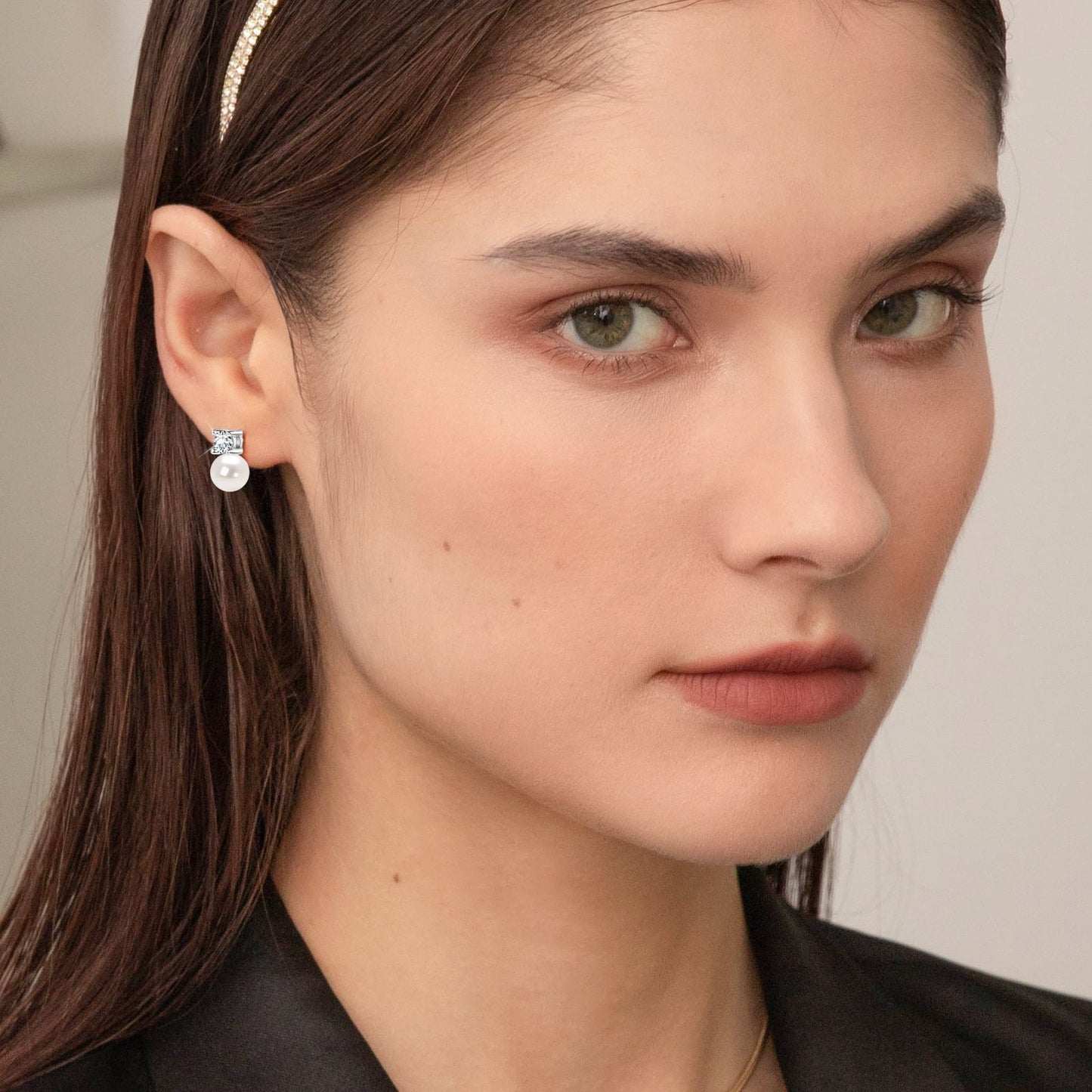 Fashionable freshwater pearl earrings s925 pure silver round strong light bulb earrings